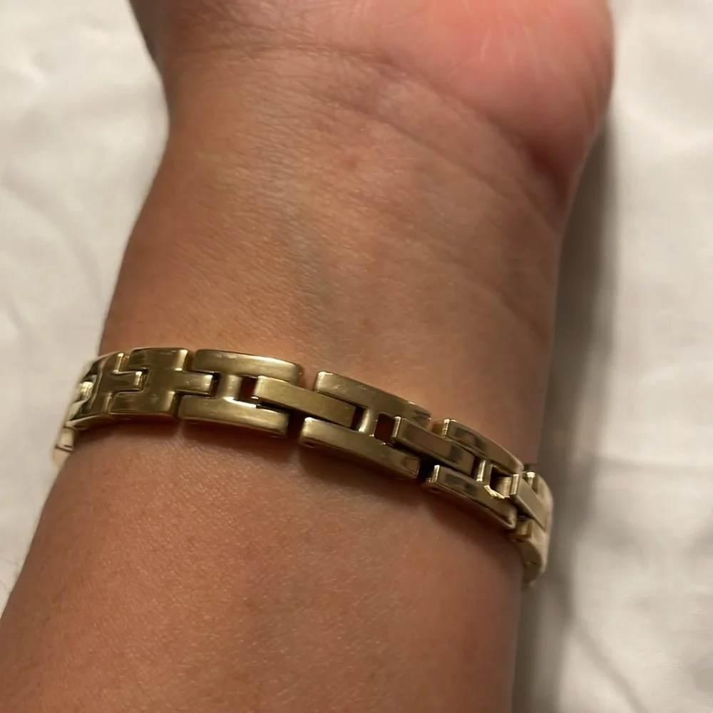 Casual Corner gold-tone‎ watch